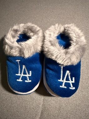 💜Los Angeles Dodgers Blue Plush Baby Infant Booties with Faux Fur Trim